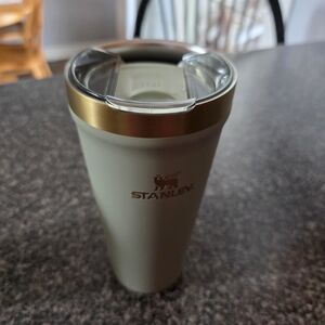 Stanley Olive Tumbler with Metallic Lid